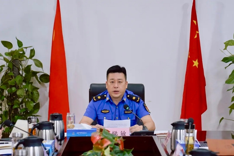 市綜合行政執(zhí)法局黨組理論學(xué)習(xí)中心組專題學(xué)習(xí)貫徹黨的二十屆三中全會(huì)精神